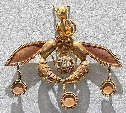 Minoan gold bee pendant Minoan gold bee pendant that was found outside the palace of Malia in Crete